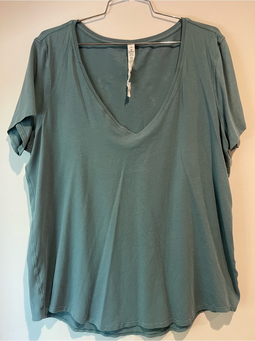 Lululemon Soft Cotton Blend V Neck Tee Shirt Size 14 Blue Green Relaxed